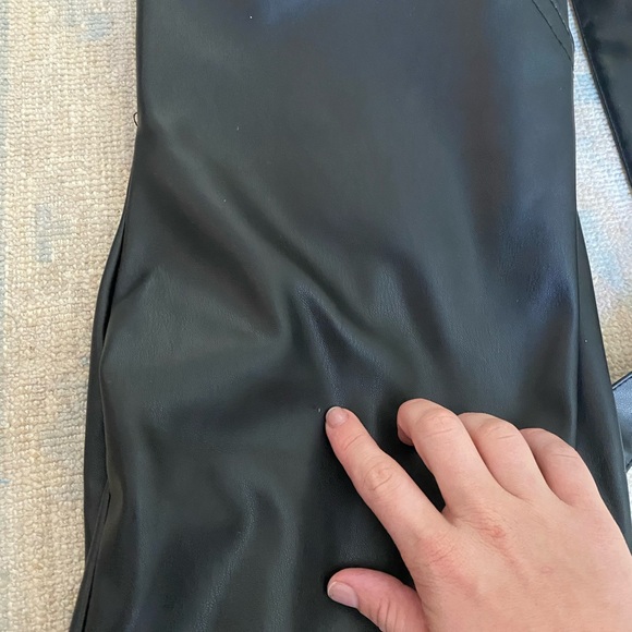 Faux leather pants - Picture 3 of 3